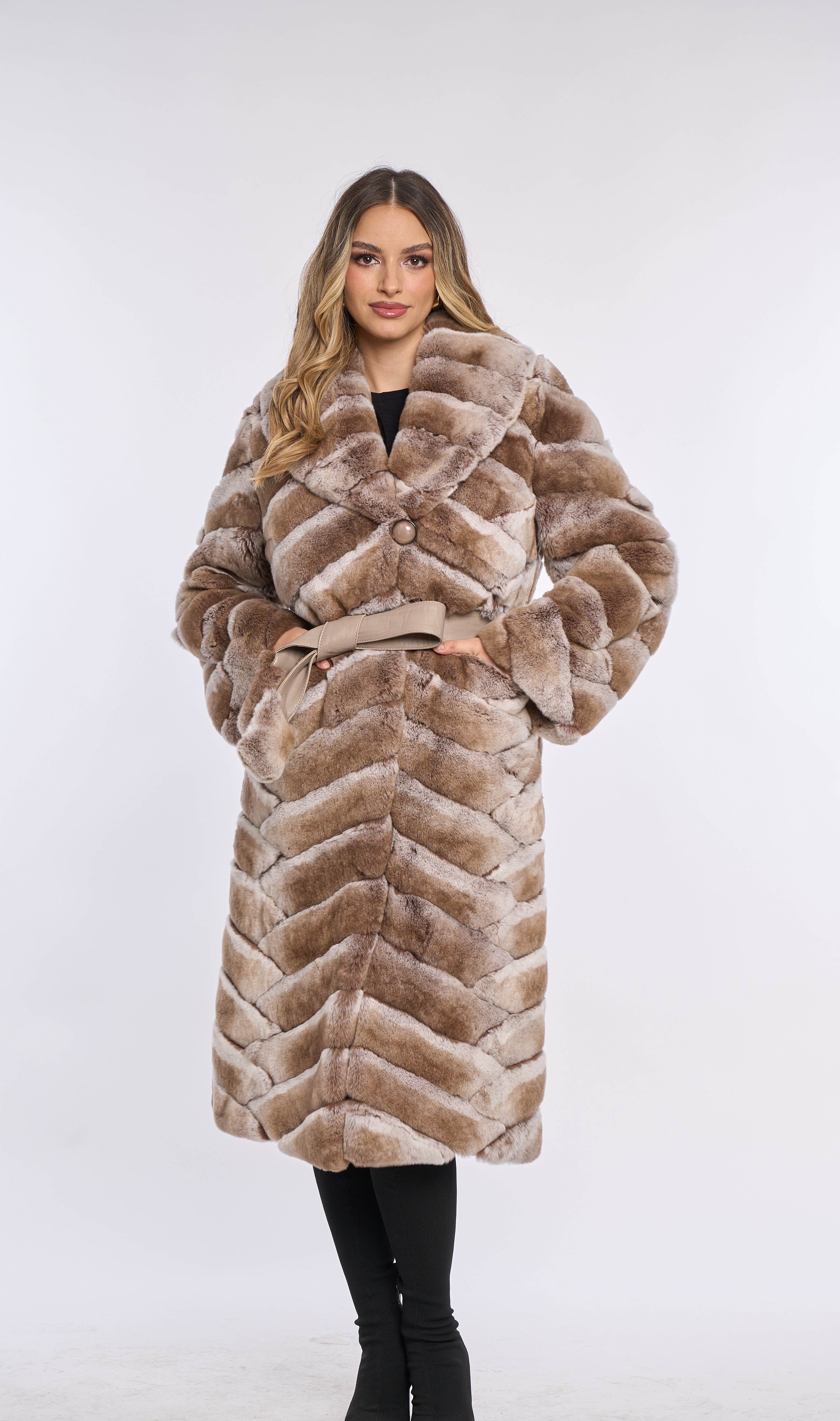 Haina din blana naturala de rex chinchilla model impletit, alb-bej Haina din blana naturala de rex chinchilla model impletit, alb-bej