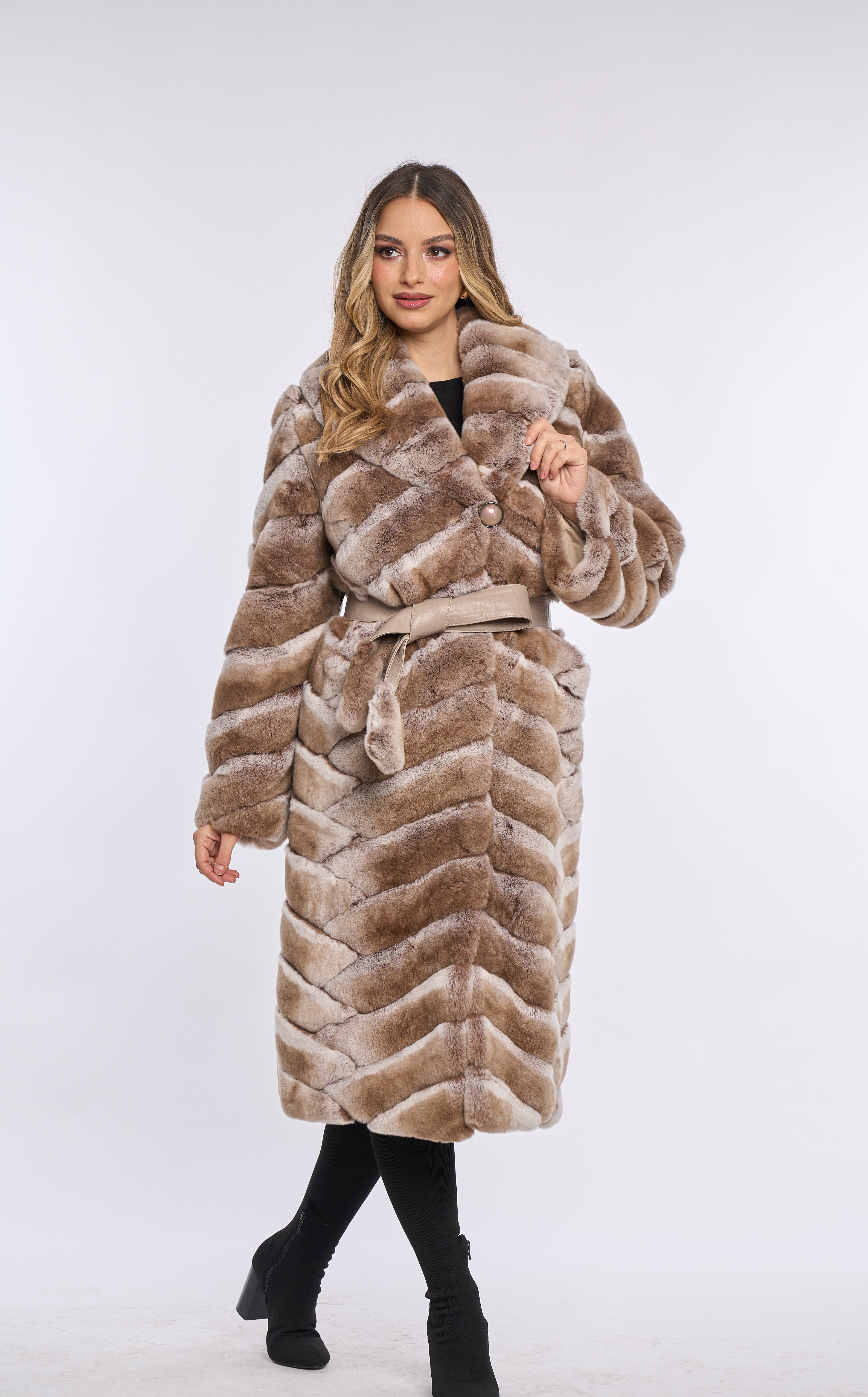 Haina din blana naturala de rex chinchilla model impletit, alb-bej Haina din blana naturala de rex chinchilla model impletit, alb-bej