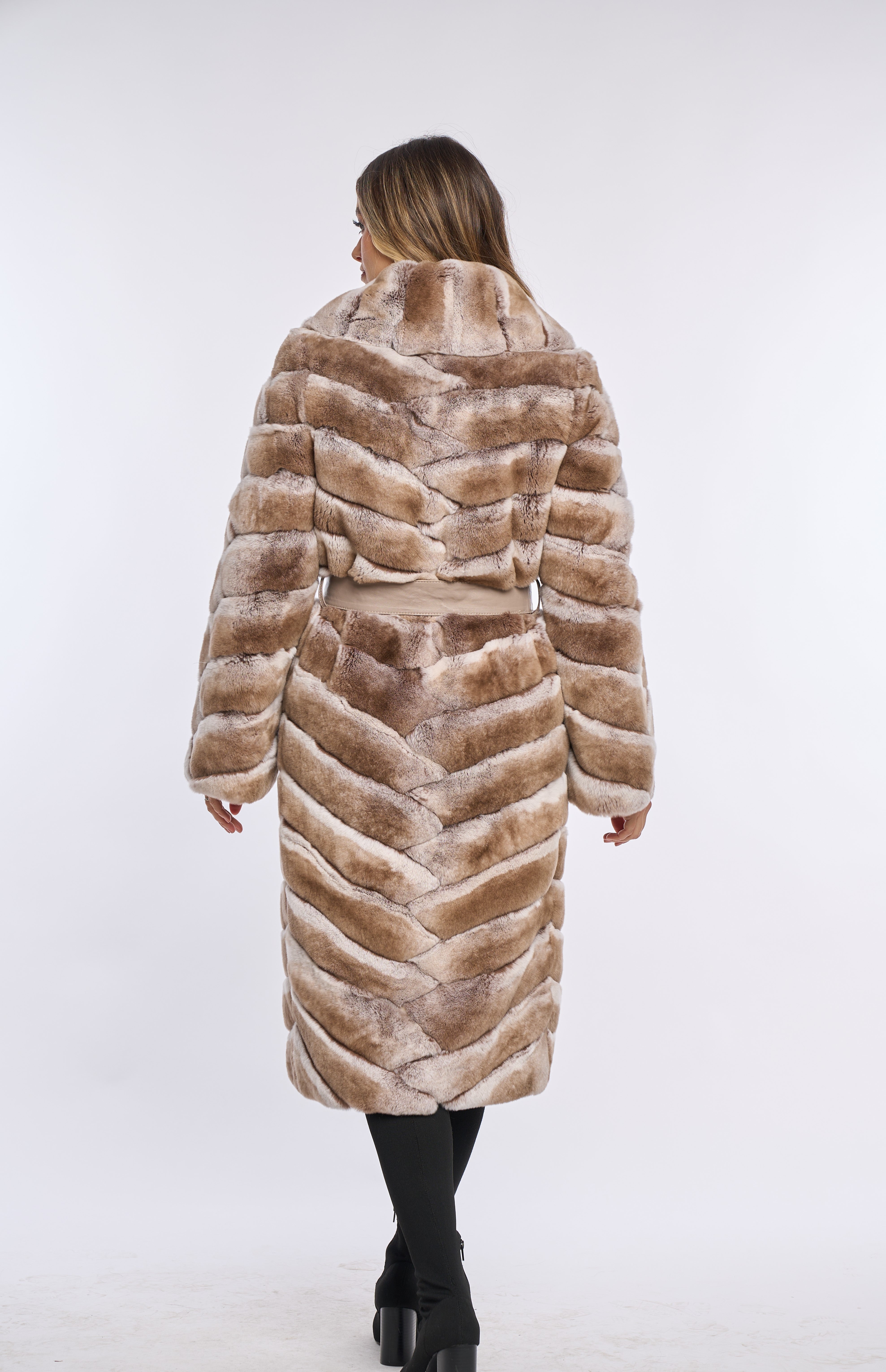 Haina din blana naturala de rex chinchilla model impletit, alb-bej Haina din blana naturala de rex chinchilla model impletit, alb-bej