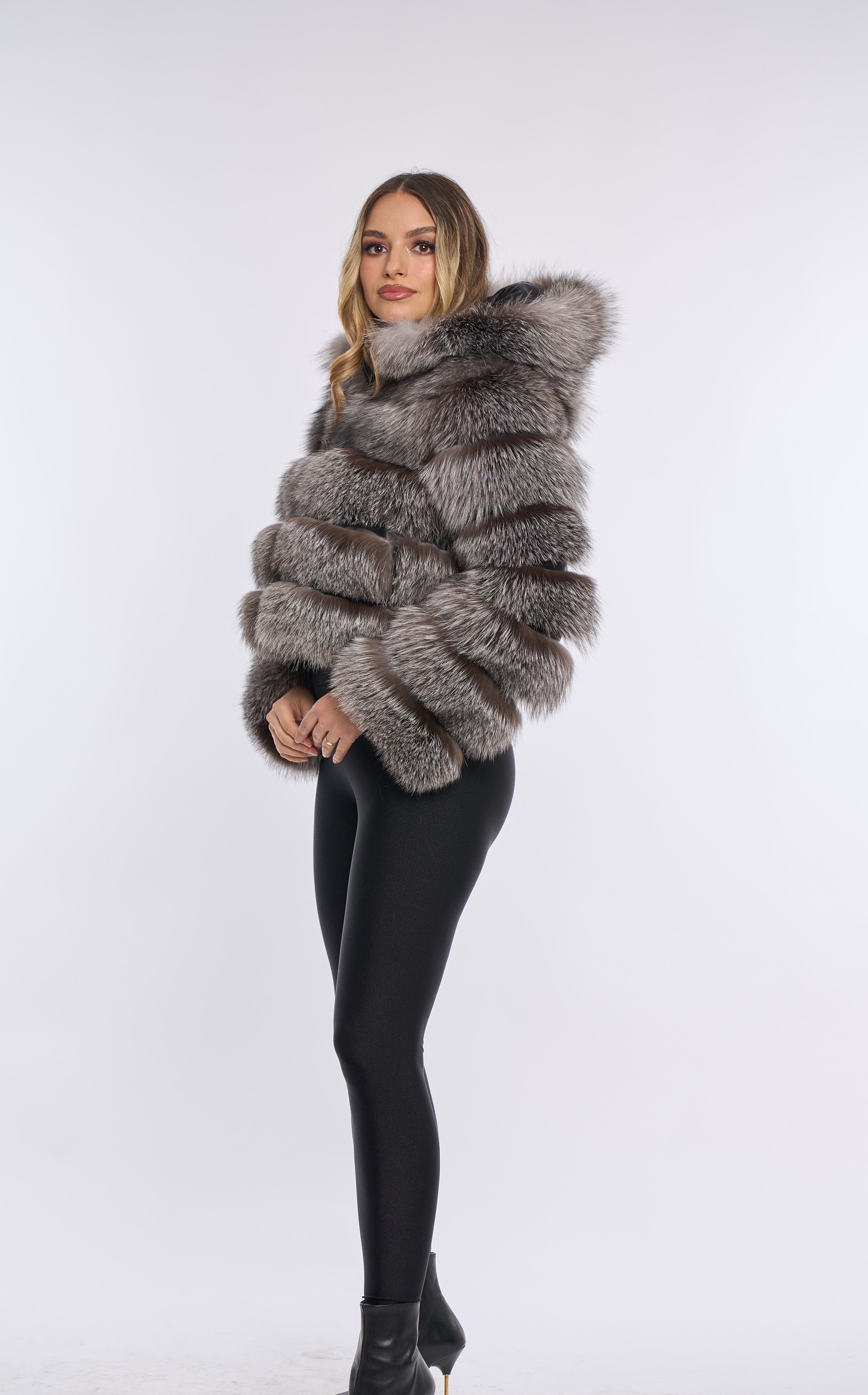 Haina blana naturala de vulpe cu gluga, vulpe argintie, 5R R2 Haina blana naturala de vulpe cu gluga, vulpe argintie, 5R R2