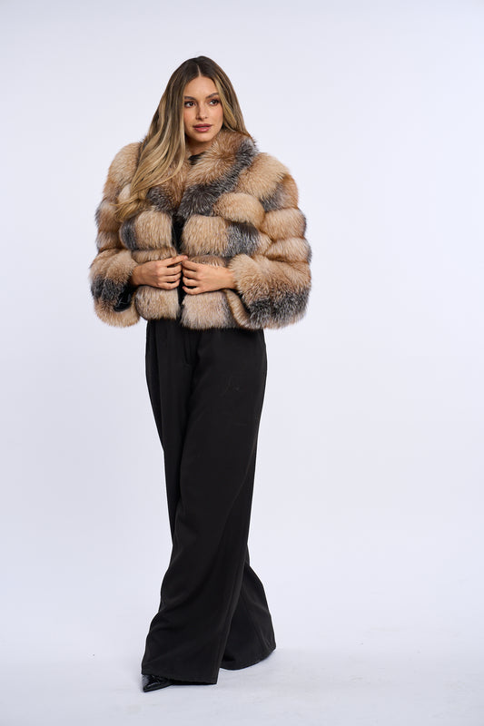 Haina blana canadiana cu guler rever