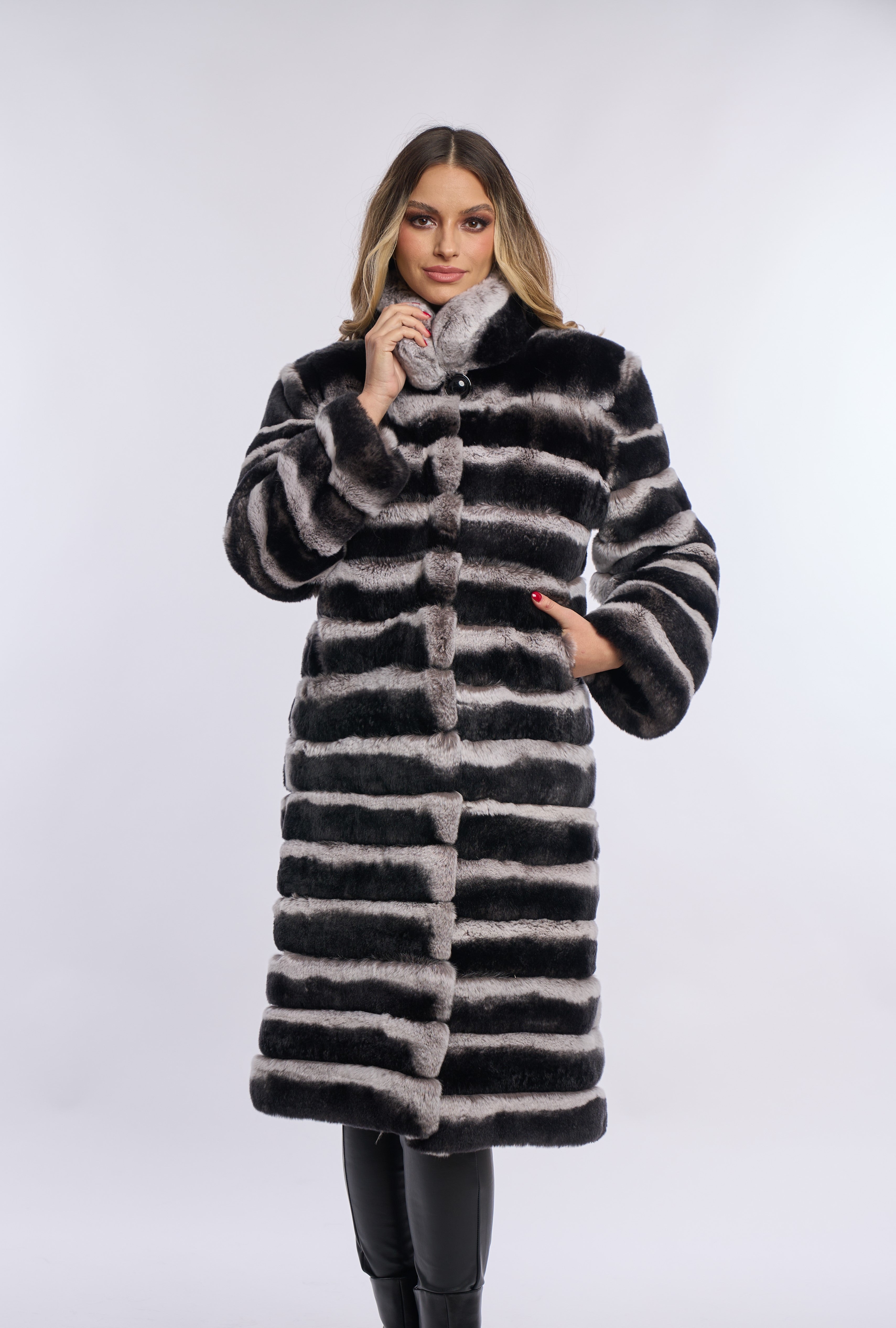 Haina din blana de rex chinchilla, model 6 in 1 Haina din blana de rex chinchilla, model 6 in 1