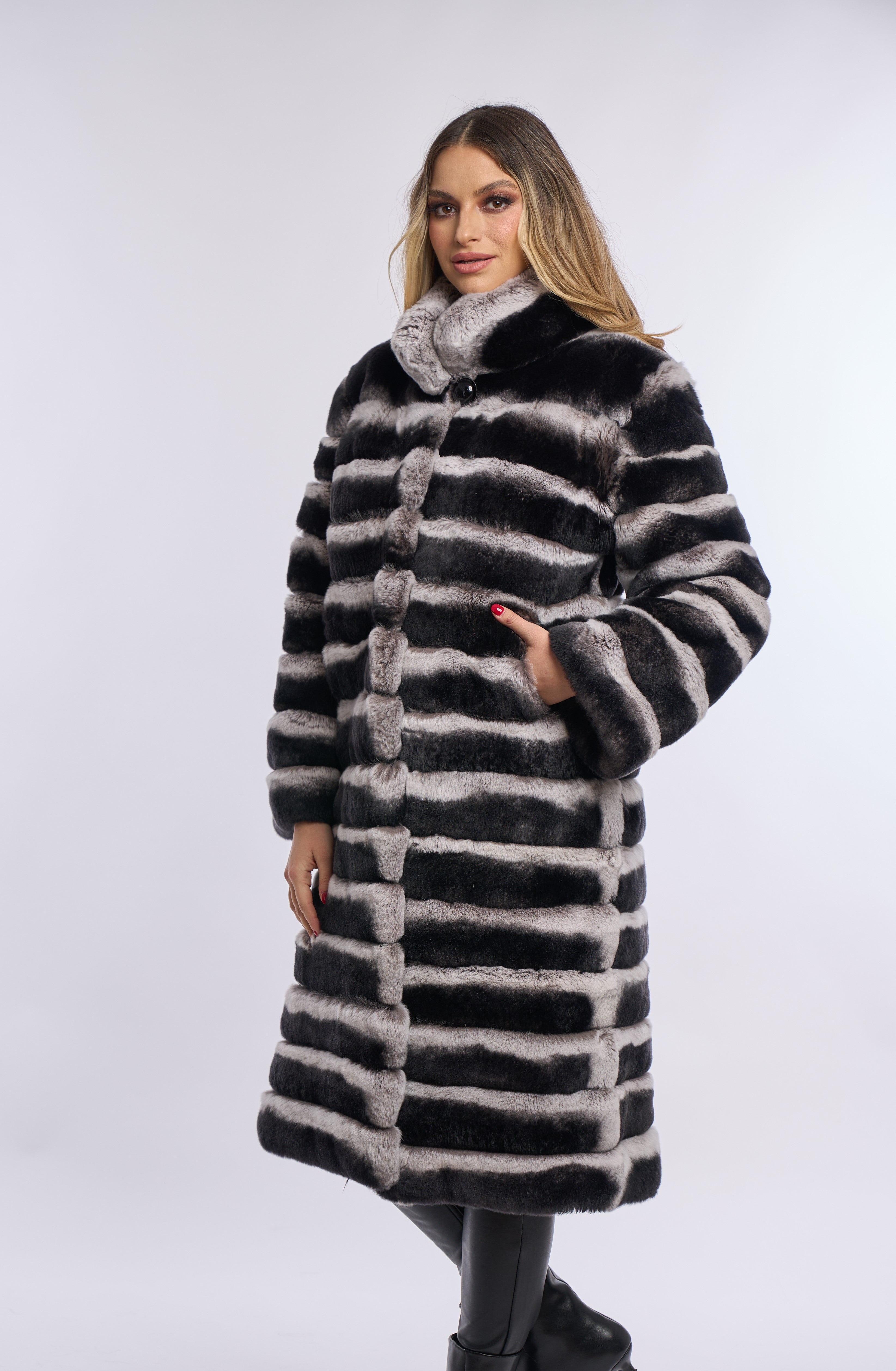 Haina din blana de rex chinchilla, model 6 in 1 Haina din blana de rex chinchilla, model 6 in 1