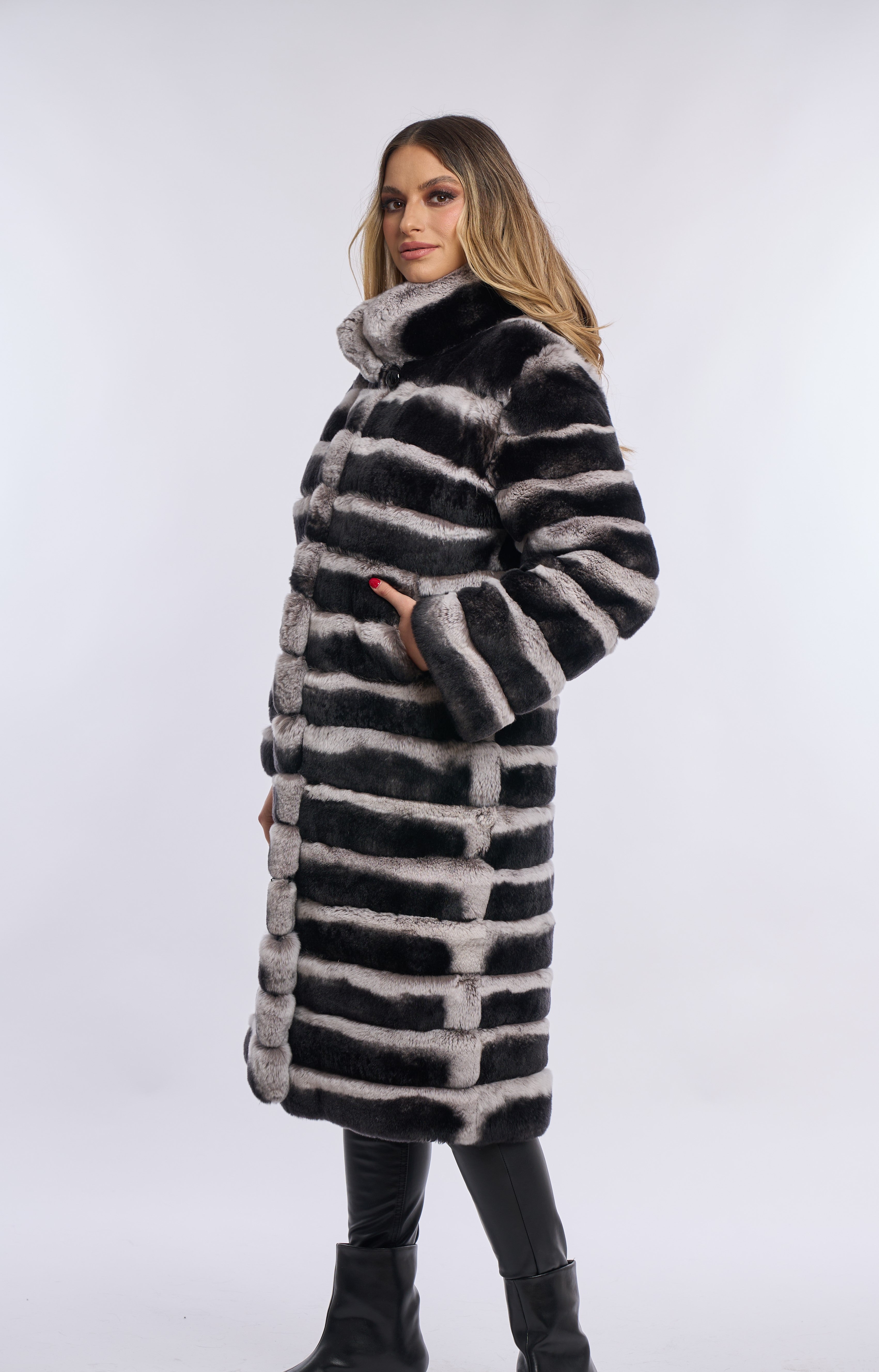 Haina din blana de rex chinchilla, model 6 in 1 Haina din blana de rex chinchilla, model 6 in 1