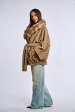 Palton alcantara stil fluture cu blana de vulpe, camel