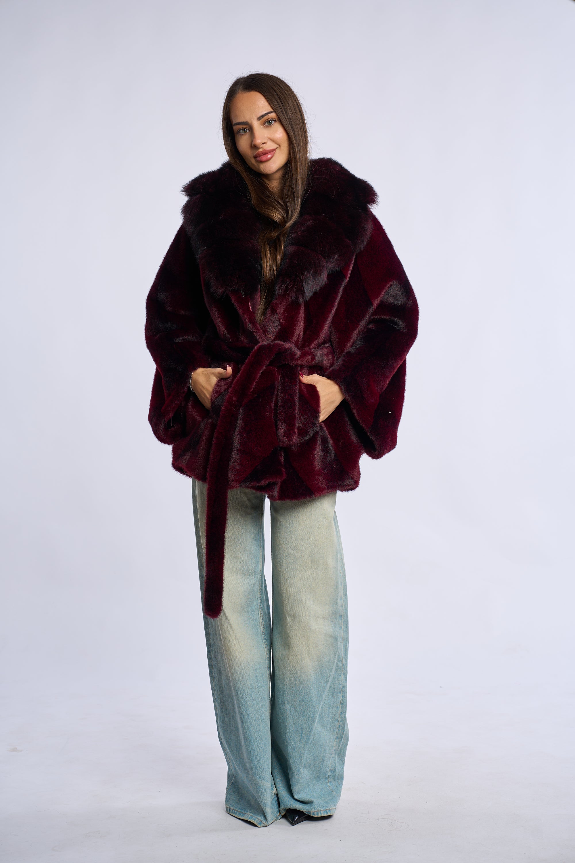 Palton alcantara stil fluture cu blana de vulpe, bordo
