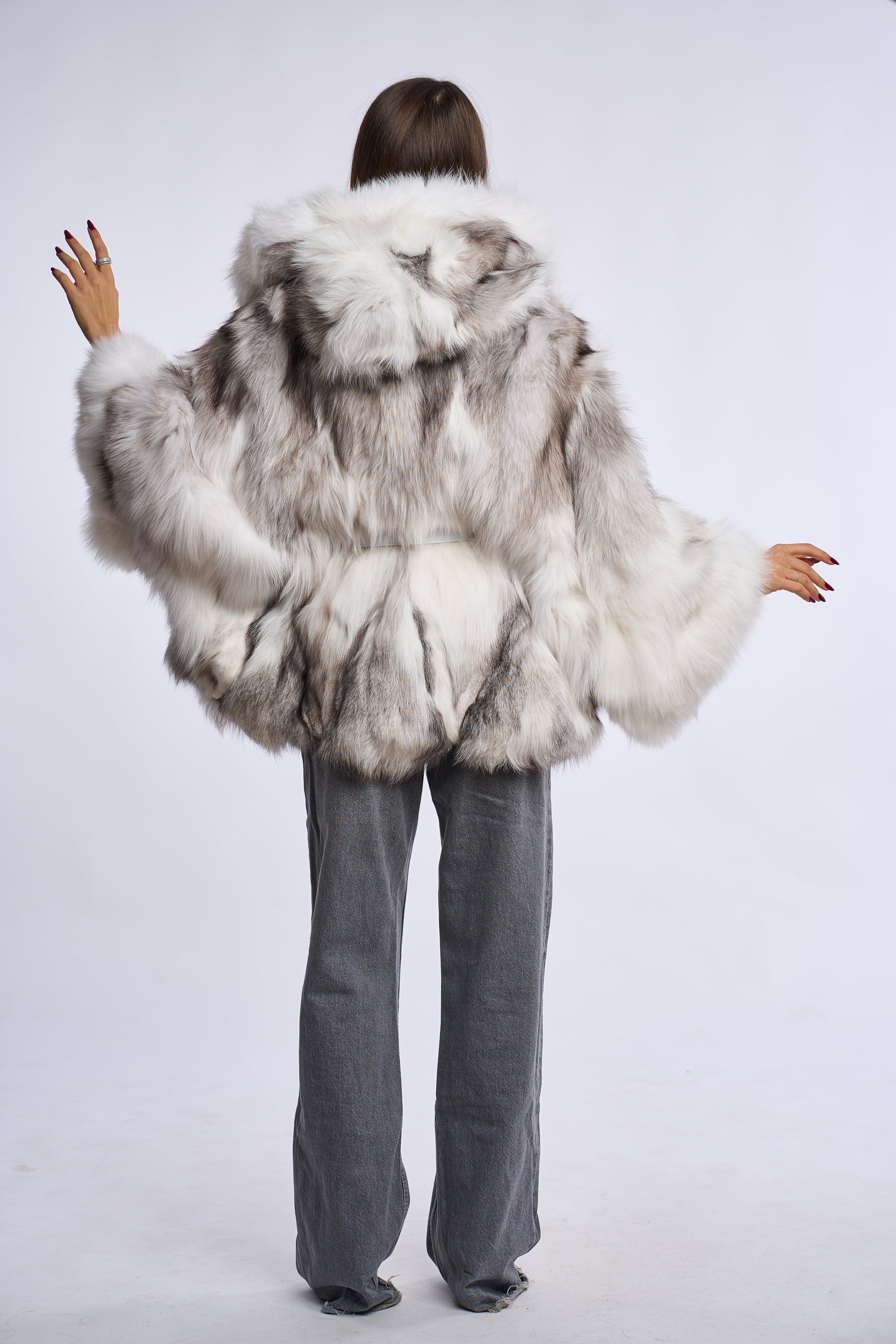 Haina blana naturala de vulpe arctica stil fluture cu gluga