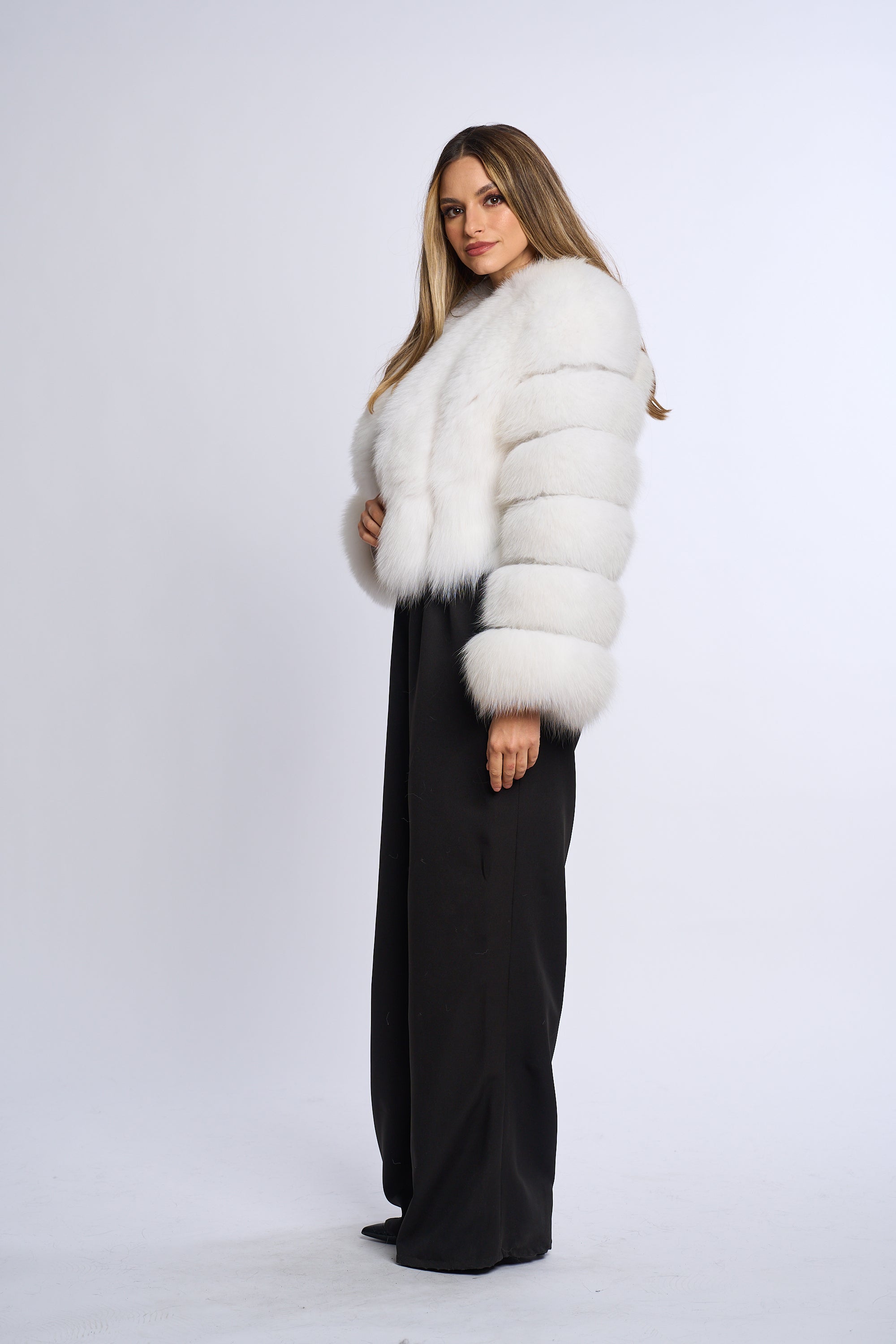 Haina blana naturala din vulpe model scurt 50 cm, alb spuma