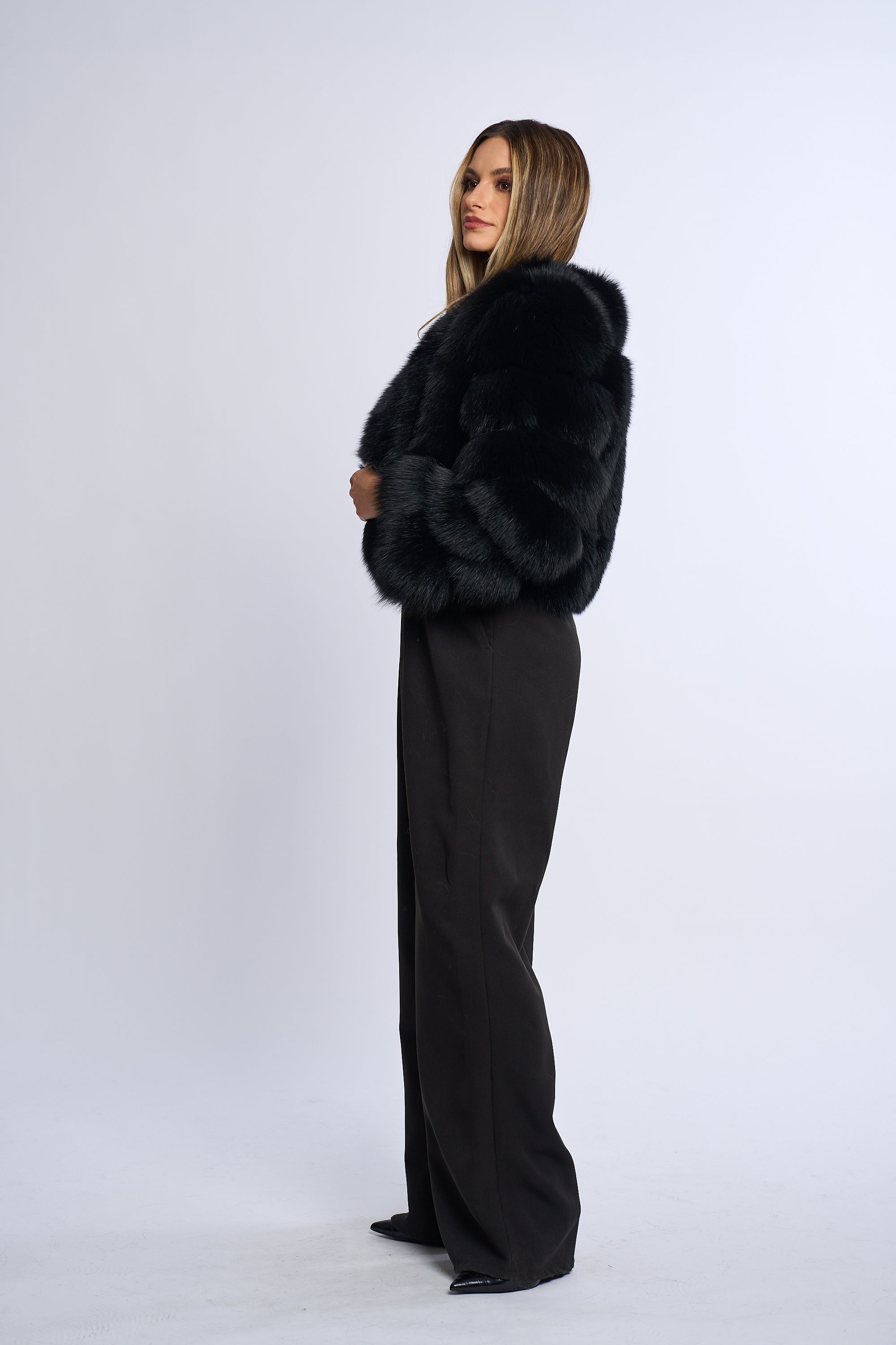Haina blana naturala din vulpe model scurt 50 cm, negru