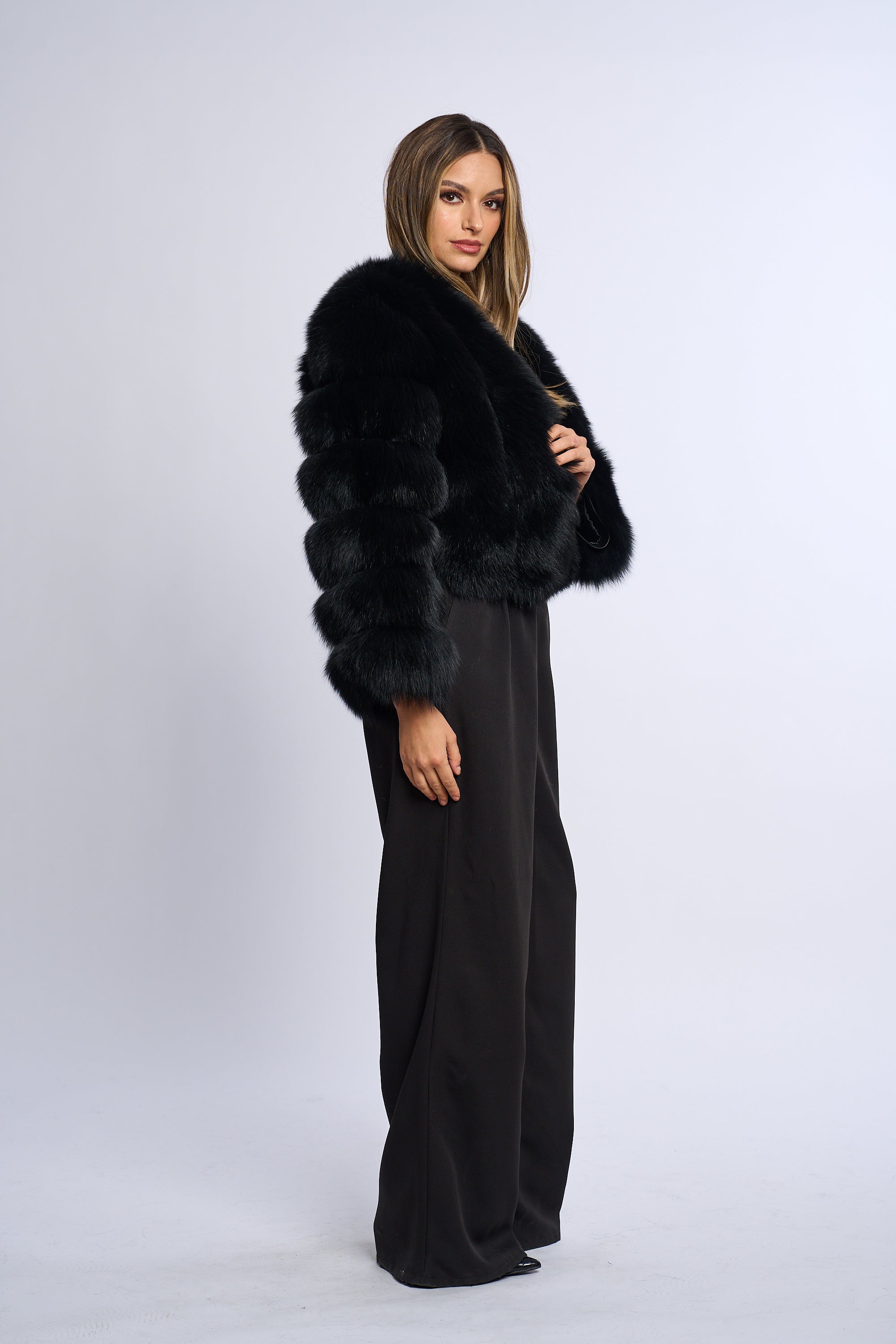 Haina blana naturala din vulpe model scurt 50 cm, negru