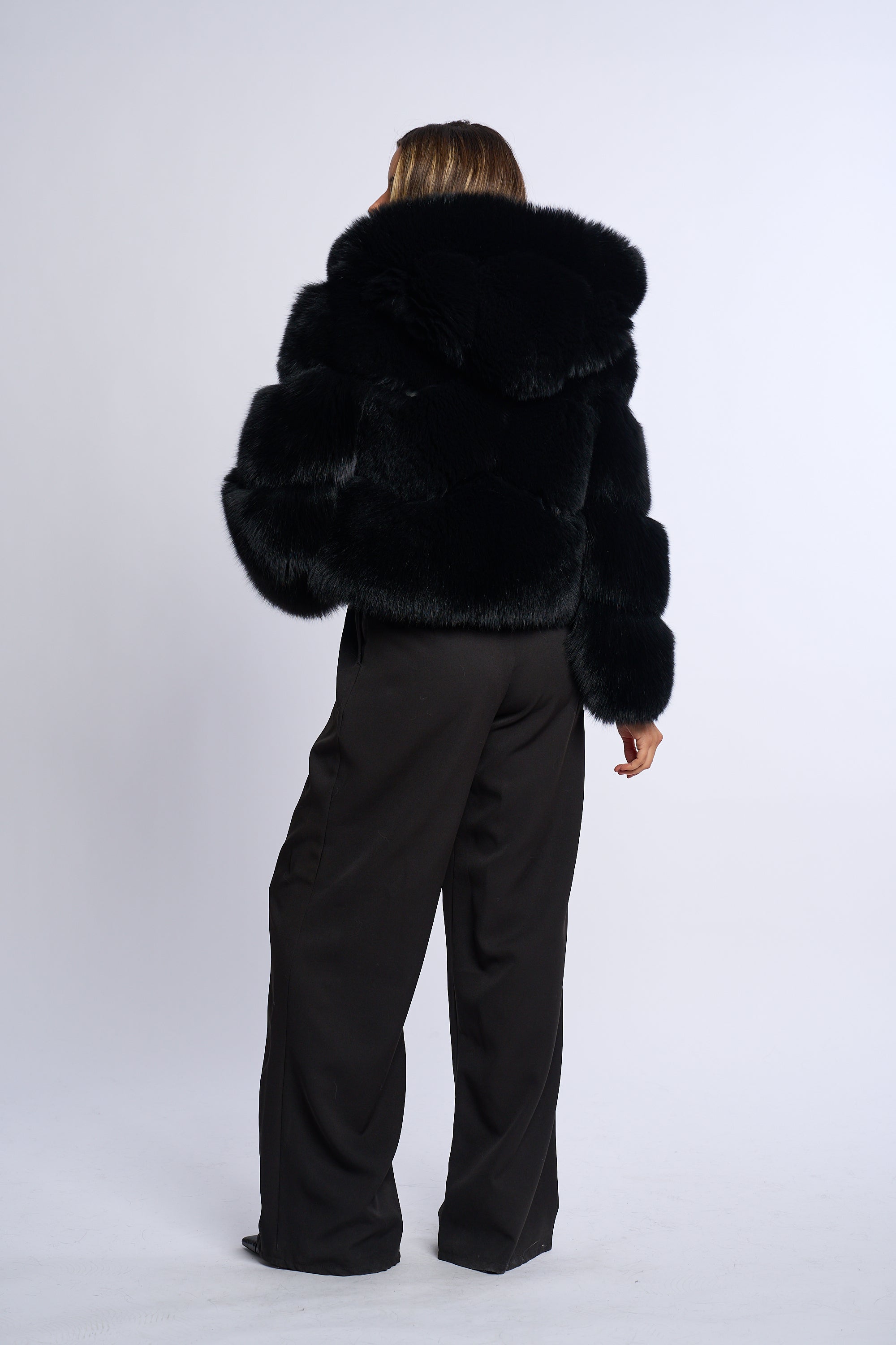 Haina blana naturala R3, model impletit cu gluga, negru