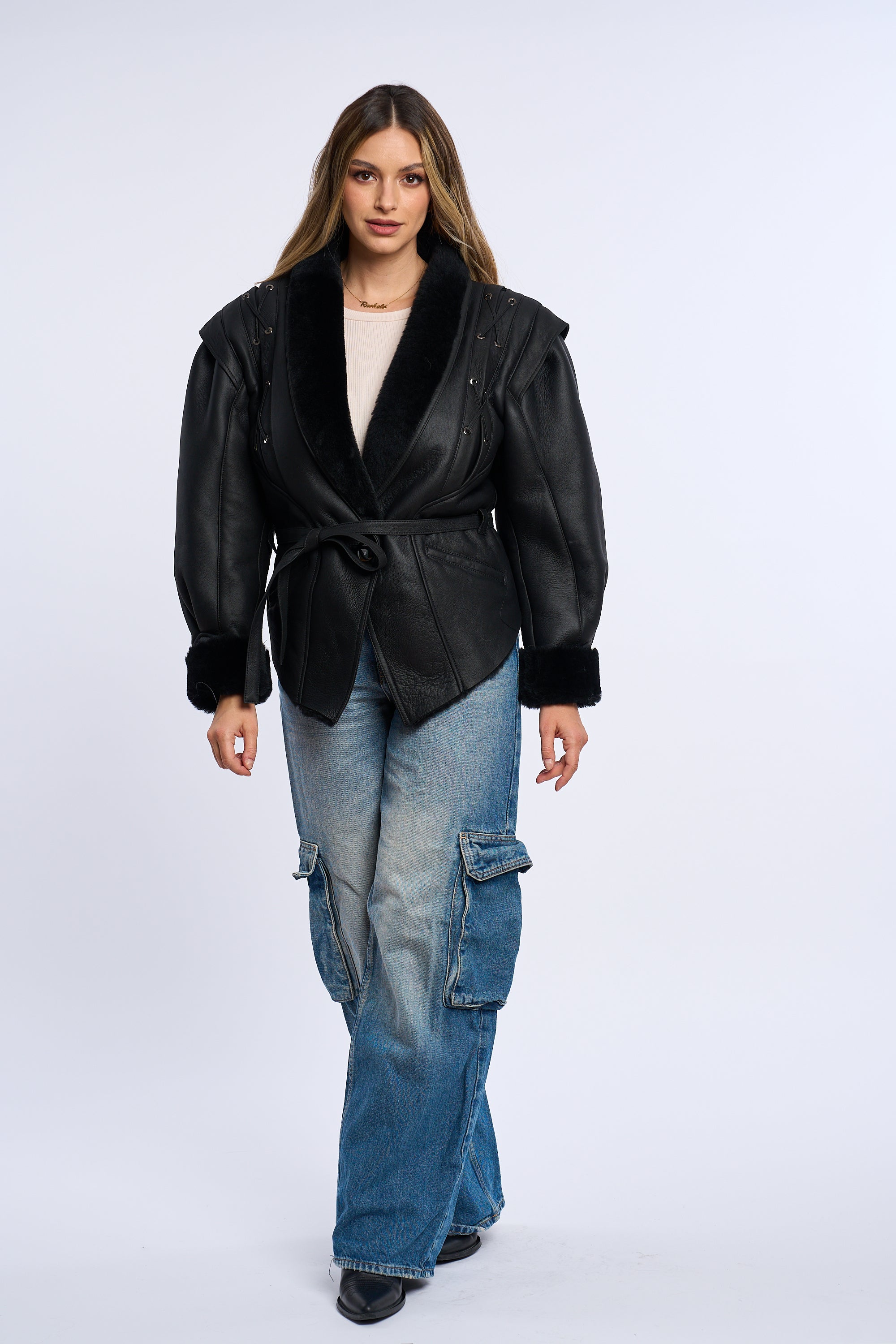 Cojoc din blana de miel, Black
