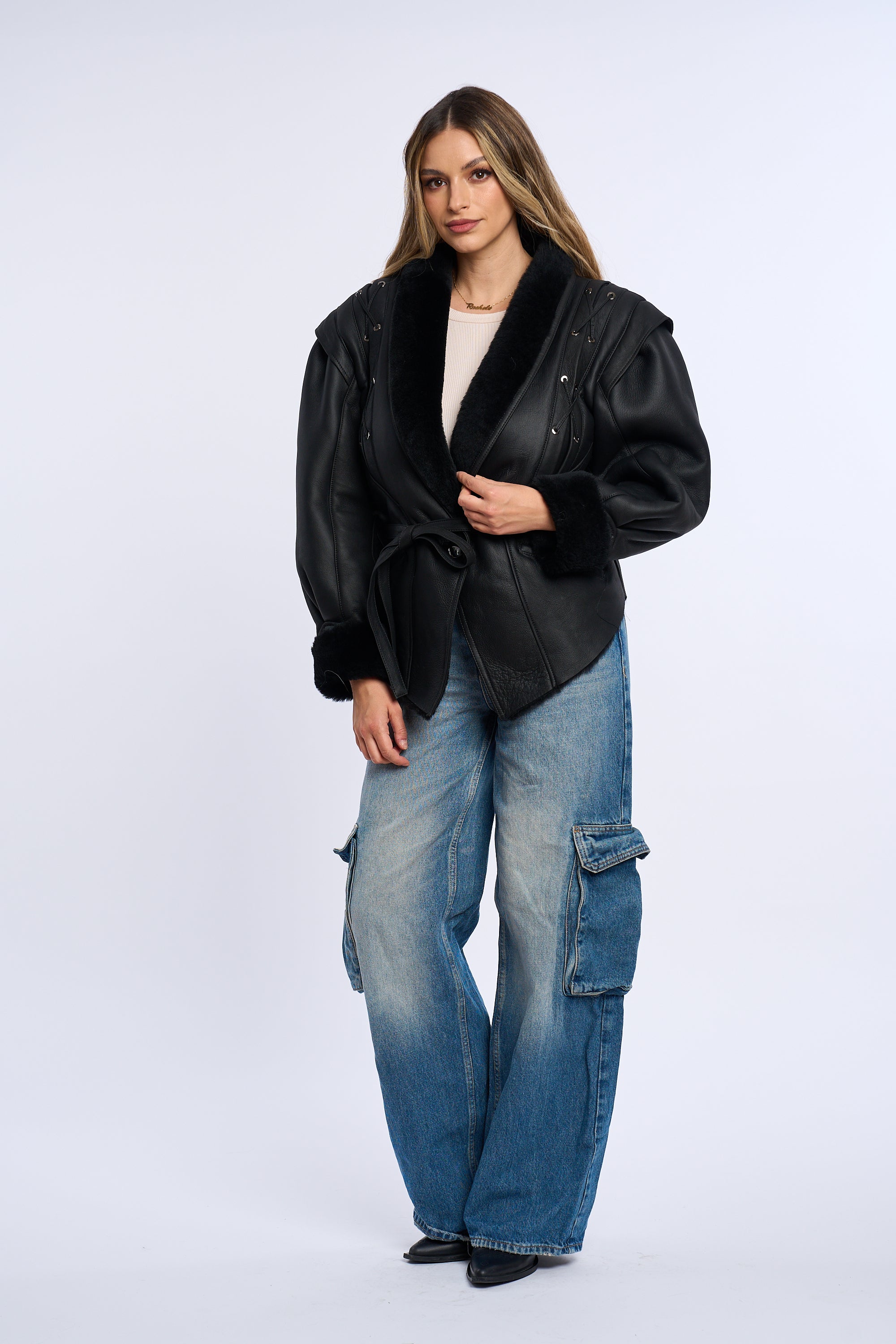 Cojoc din blana de miel, Black