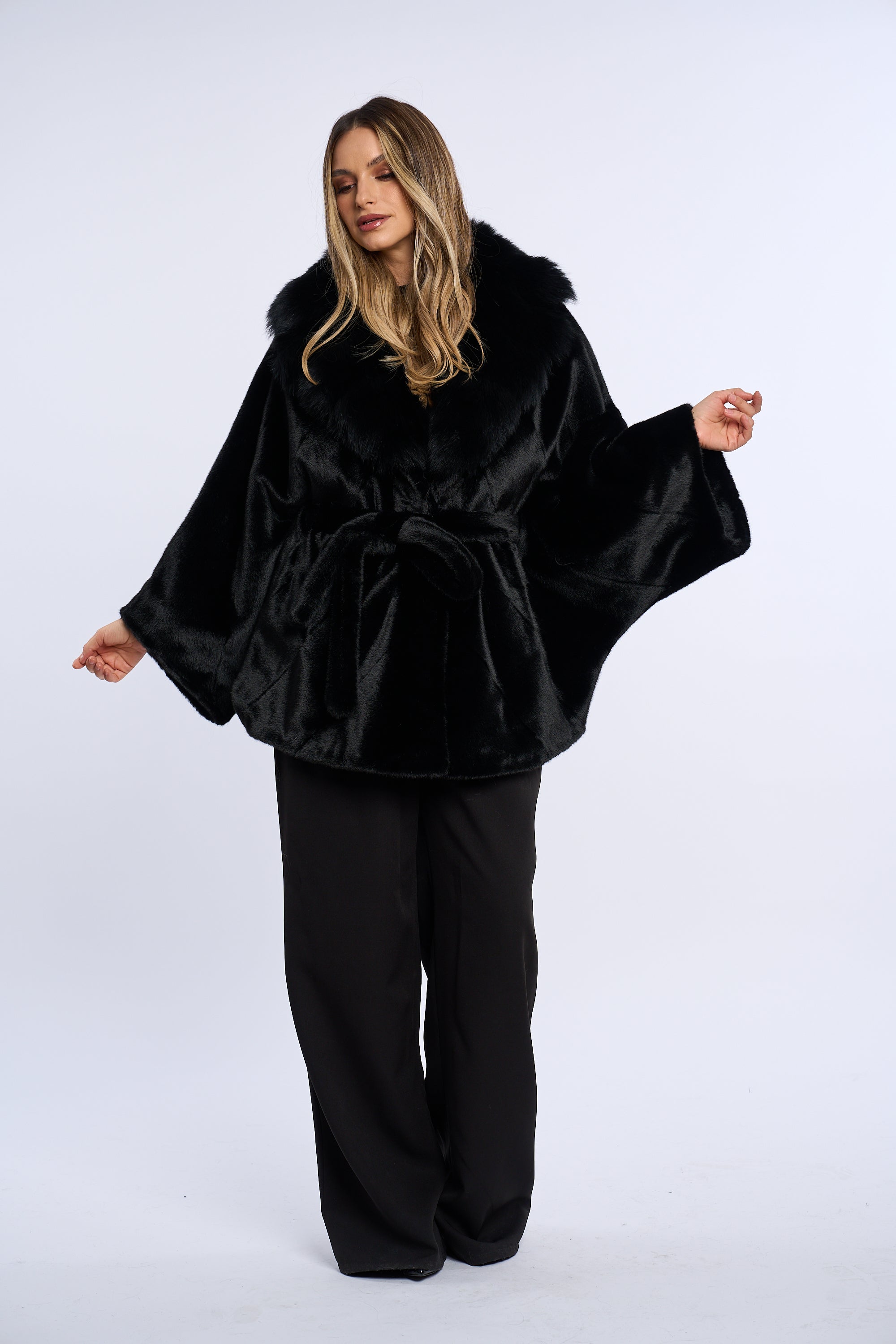 Palton alcantara stil fluture cu blana de vulpe, negru cu vulpe neagra