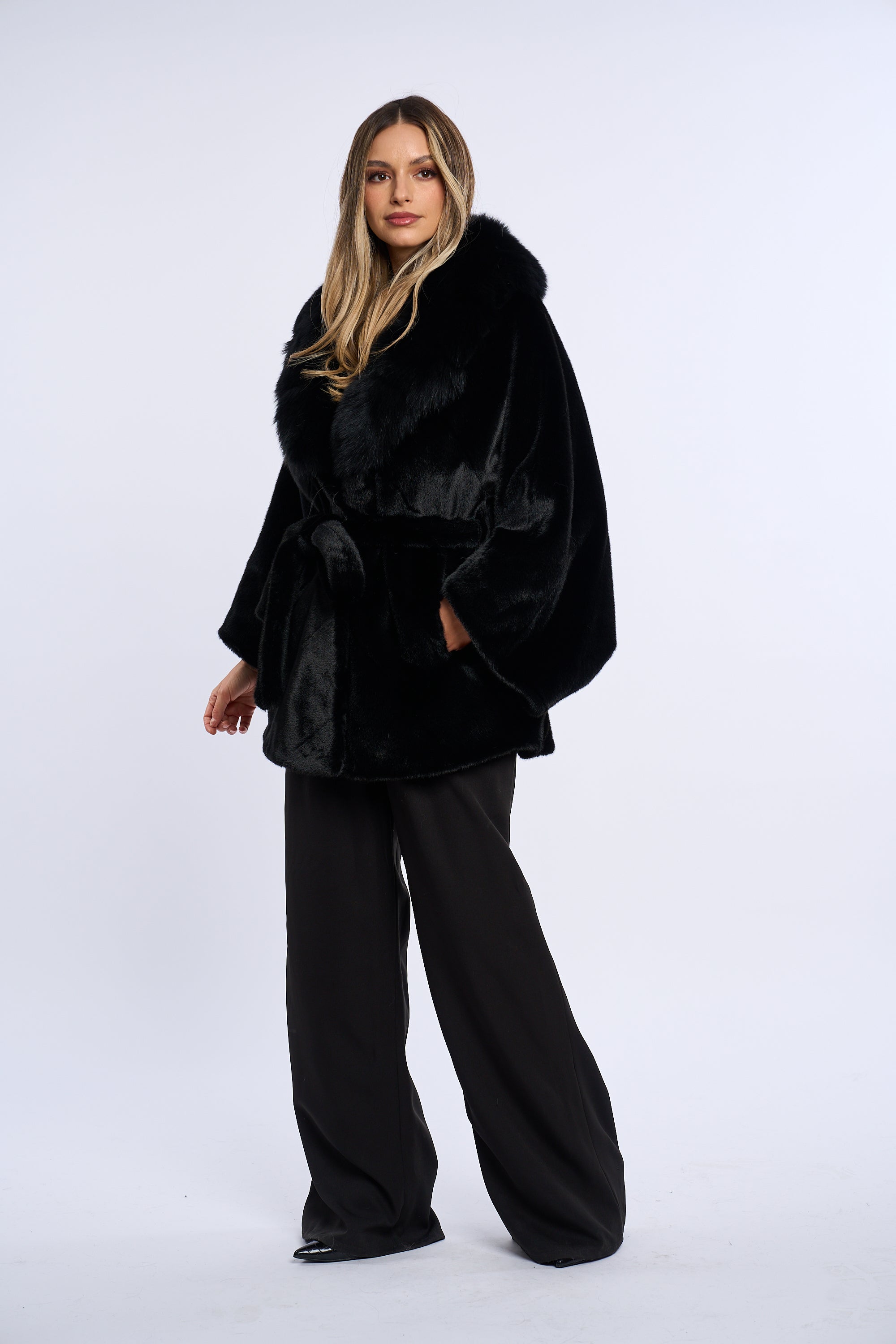 Palton alcantara stil fluture cu blana de vulpe, negru cu vulpe neagra
