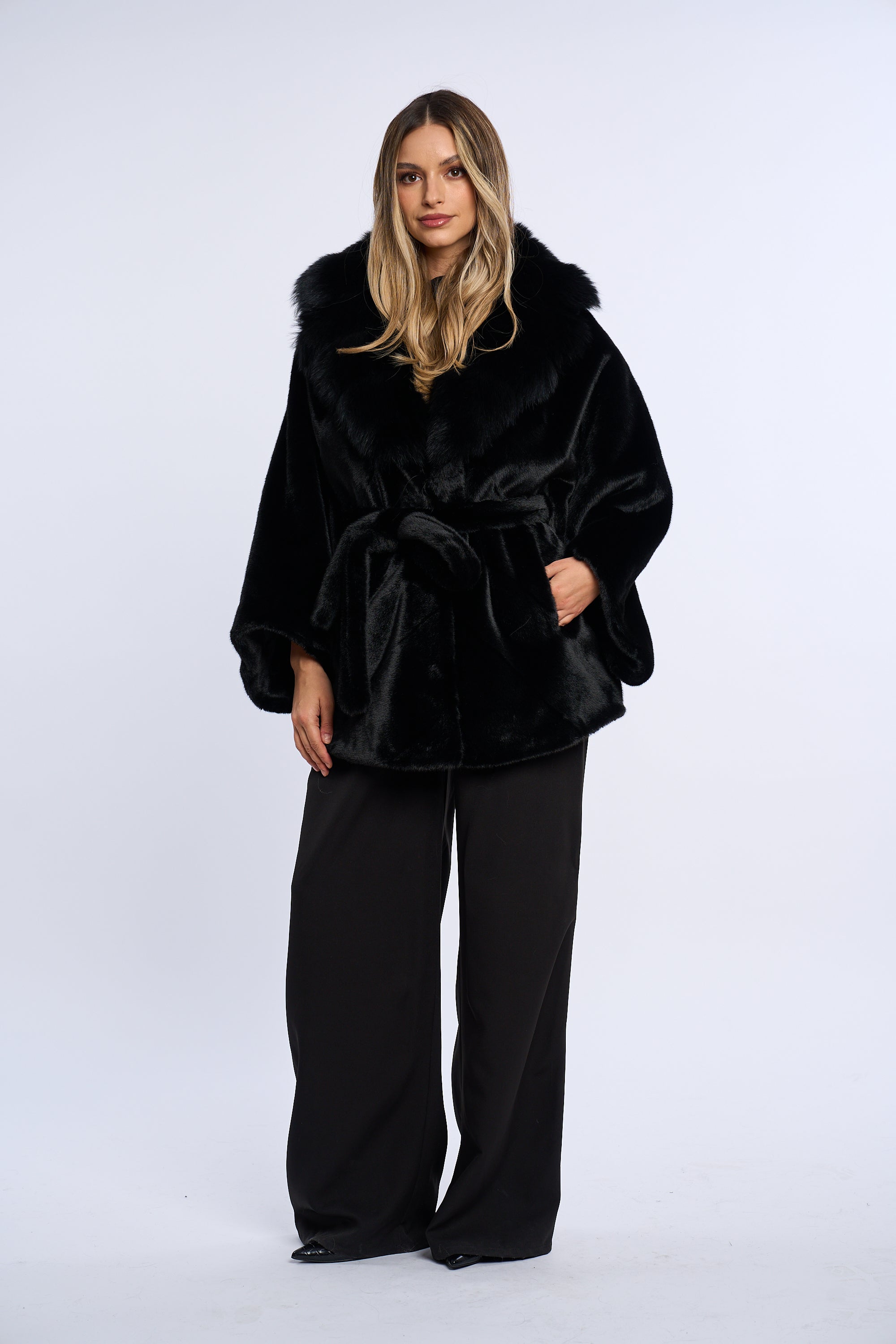 Palton alcantara stil fluture cu blana de vulpe, negru cu vulpe neagra