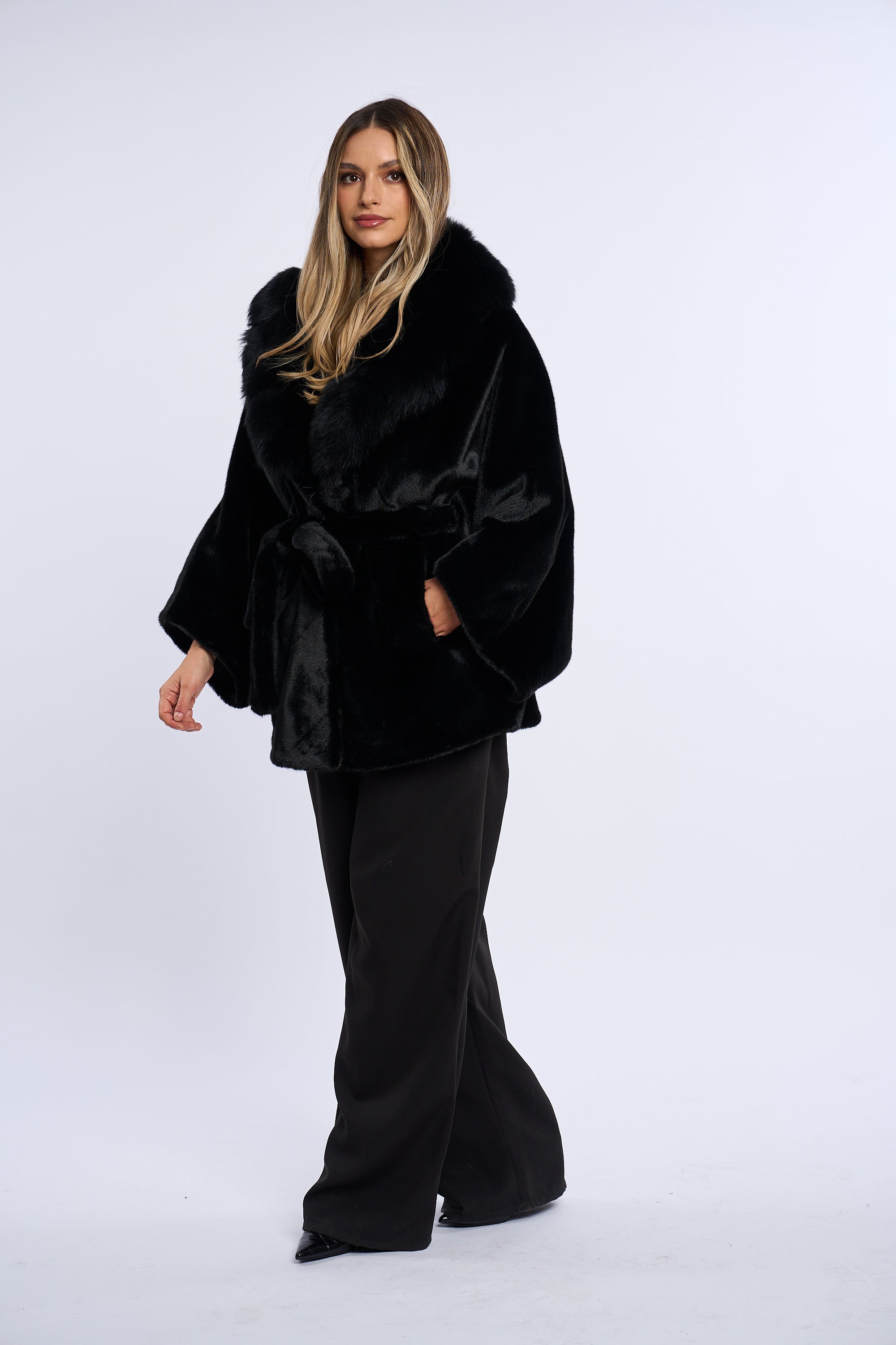 Palton alcantara stil fluture cu blana de vulpe, negru cu vulpe neagra