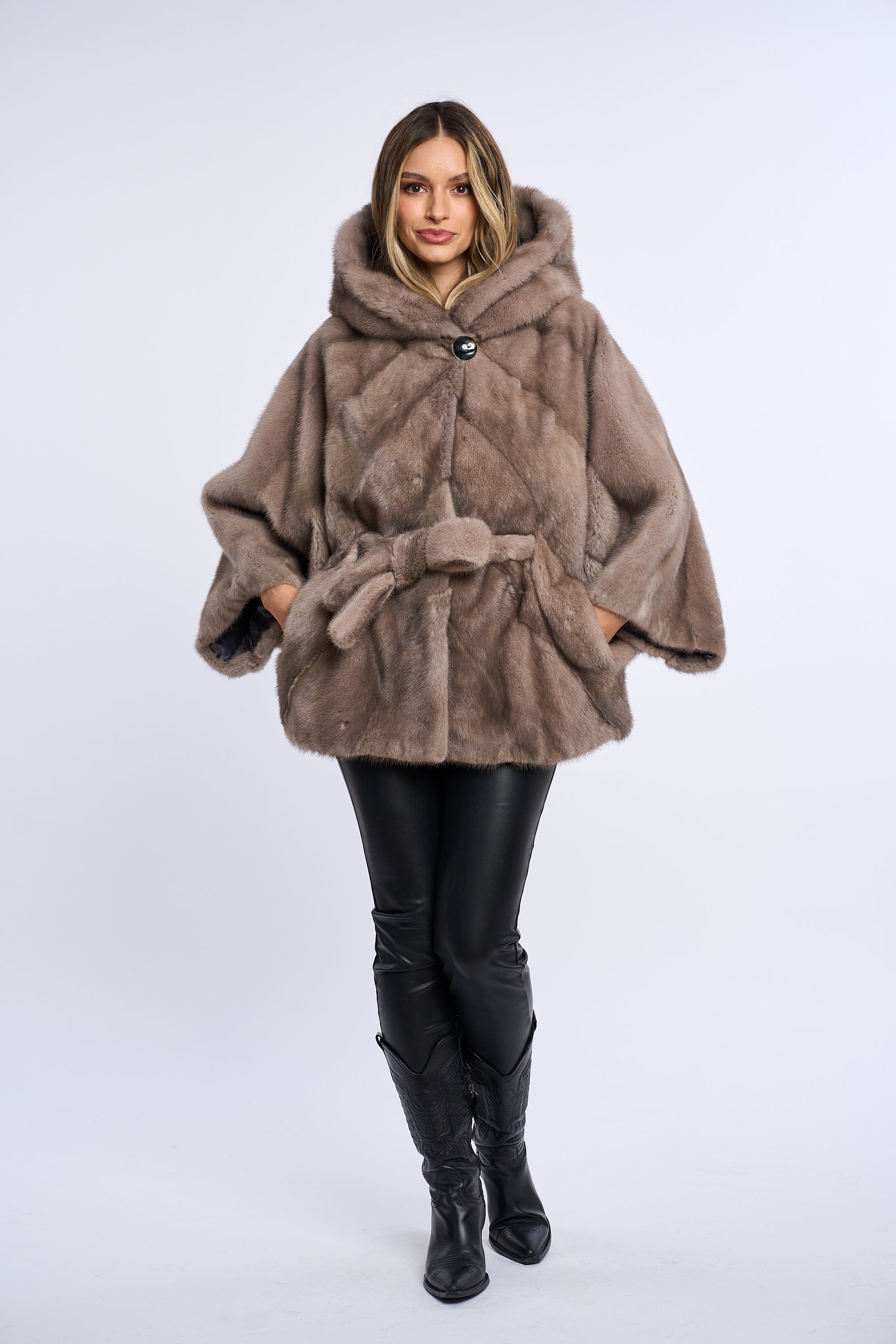 Haina blana naturala de vizon, stil fluture, model in V