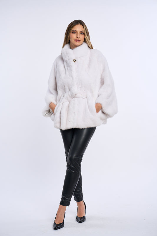 Haina vizon stil fluture, bucata intreaga, alb imaculat